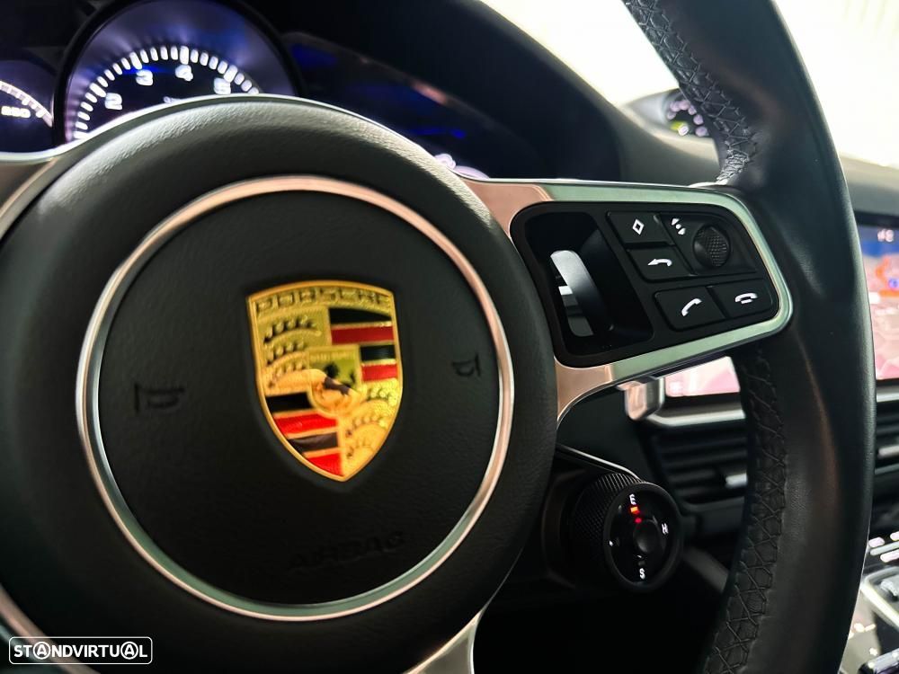 Porsche Cayenne Coupé E-Hybrid Platinum Edition - 46