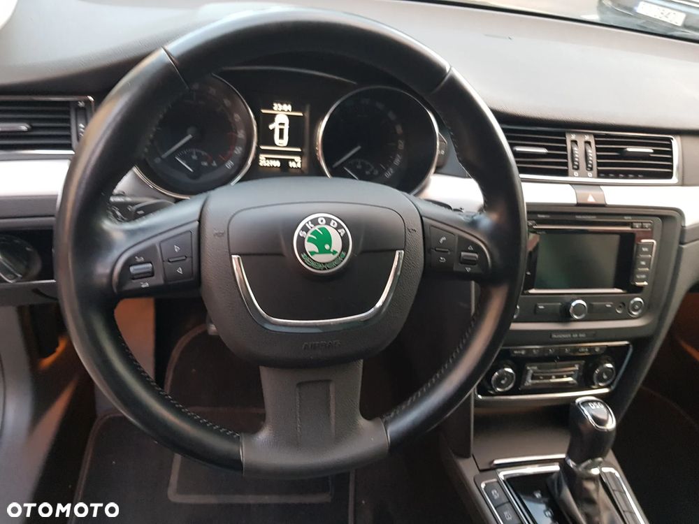 Skoda Superb 2.0 TDI Business DSG - 8
