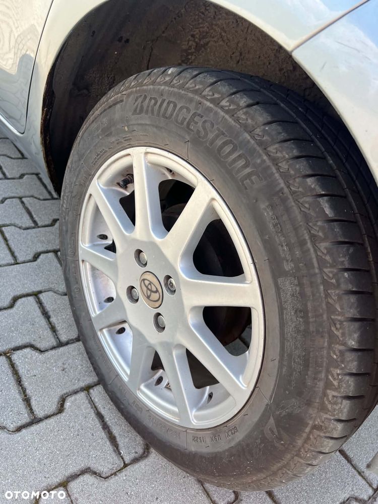 Toyota Yaris - 2