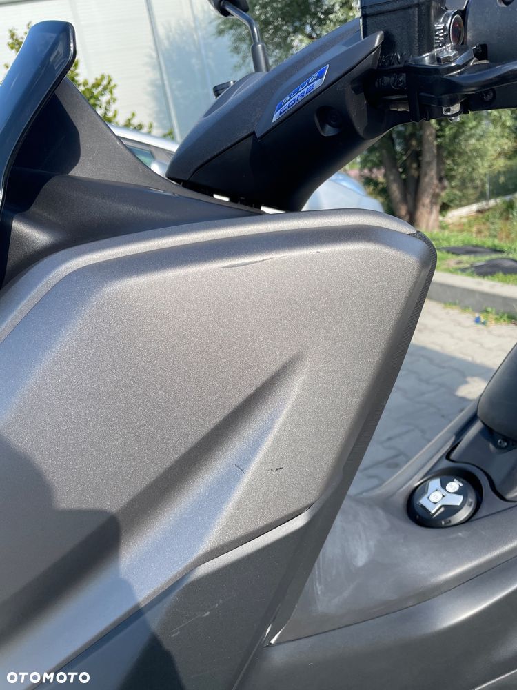 Yamaha NMAX - 10