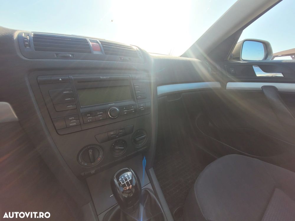 Skoda Octavia 1.6 - 16