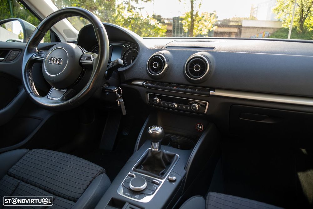 Audi A3 Sportback 2.0 TDI Advance - 15