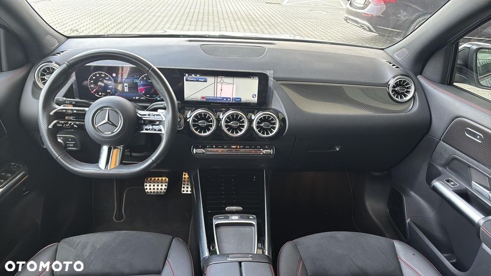 Mercedes-Benz GLA - 17