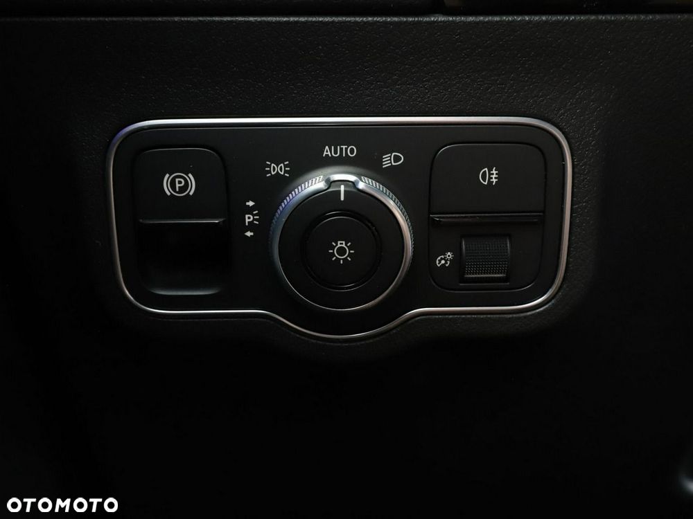 Mercedes-Benz GLA 250 e PHEV AMG Line 8G-DCT - 37