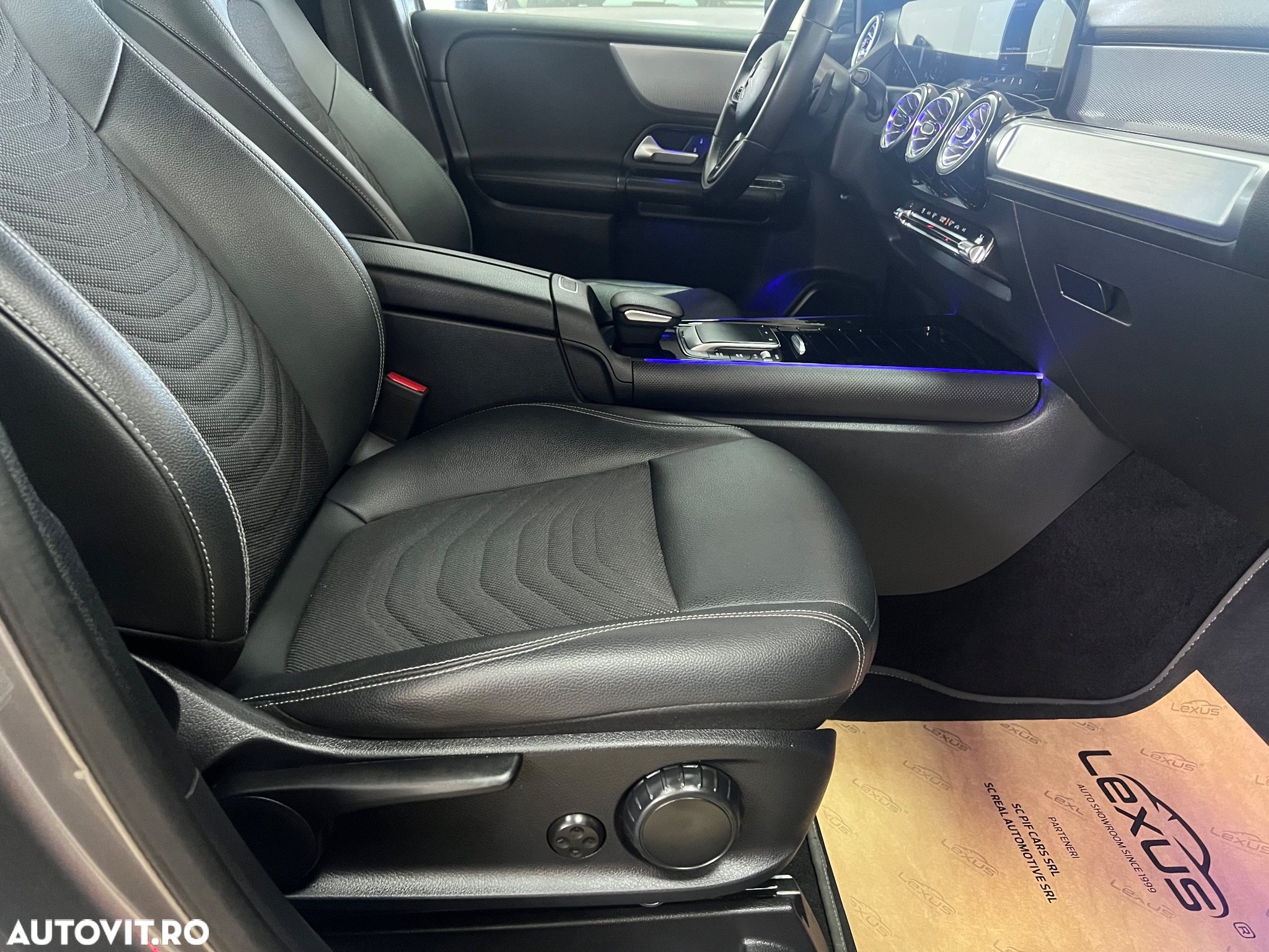 Mercedes-Benz GLB 200 d 4Matic 8G-DCT Progressive - 4