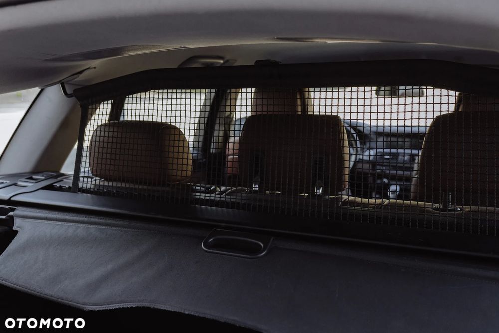 BMW Seria 5 520d - 32