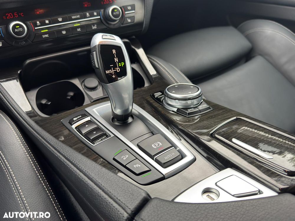 BMW Seria 5 520d Aut. Luxury Line - 8
