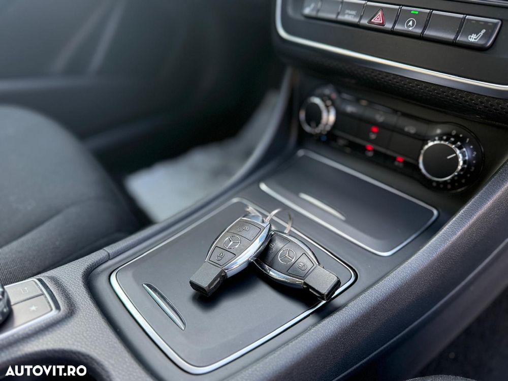 Mercedes-Benz A 160 7G-DCT - 24