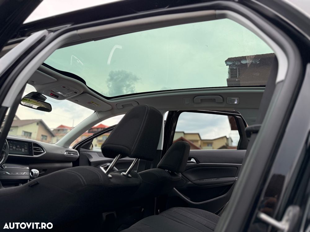 Peugeot 308 1.6HDi Premium - 32