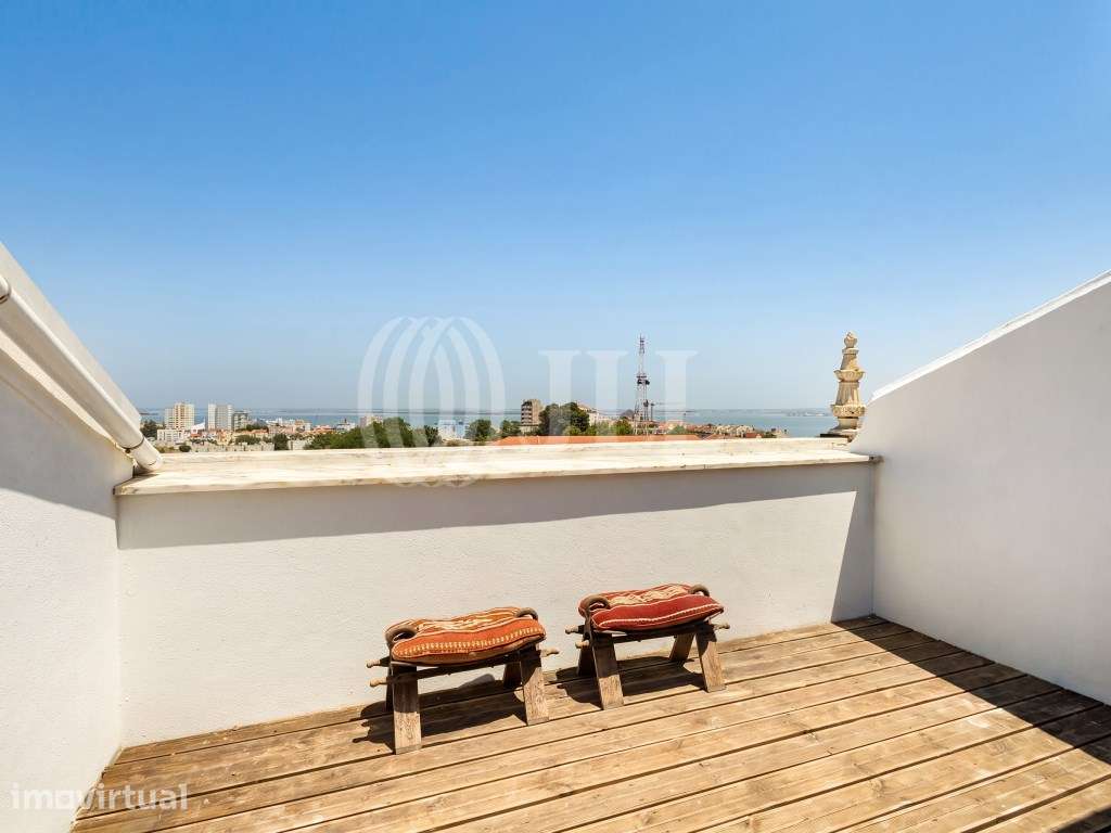 Apartamento T2+1 duplex, com vista cidade e rio, Lisboa