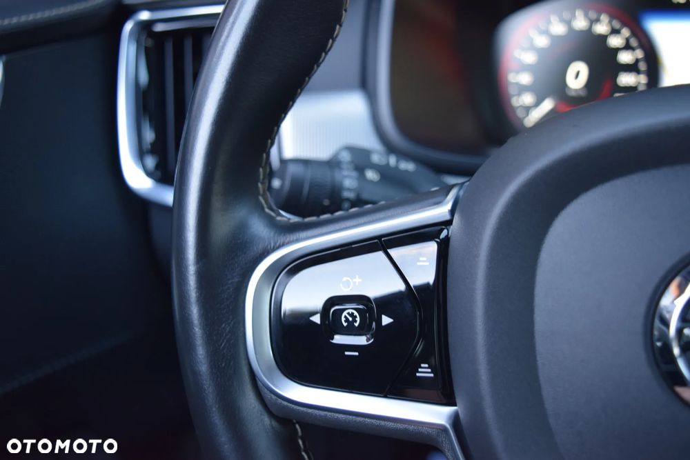 Volvo V90 D4 Geartronic R Design - 23