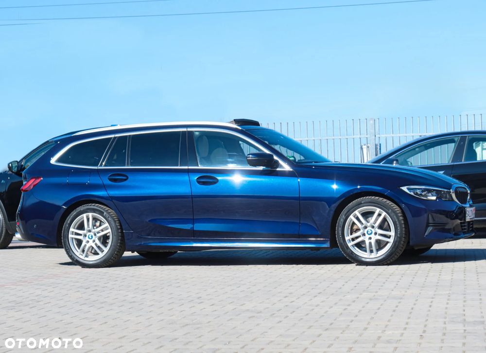 BMW Seria 3 320e Sport Line - 2