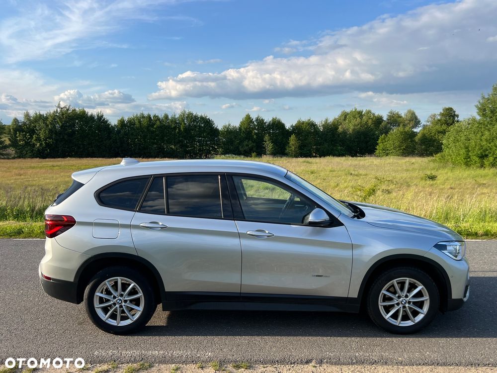 BMW X1 sDrive18i Sport Line - 18