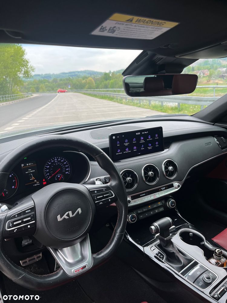 Kia Stinger - 9