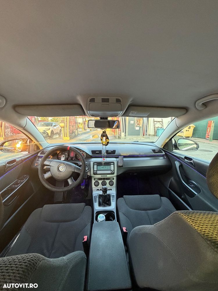 Volkswagen Passat 1.9 TDI Highline - 10