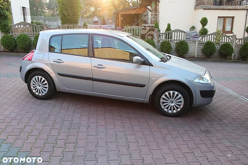 Renault Megane II 1.6 16V Confort Dynamique - 3