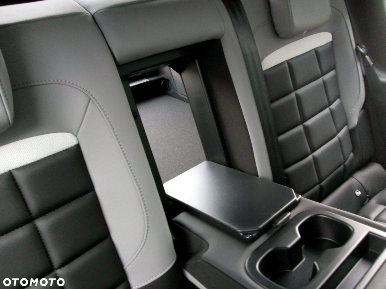 Citroën C4 1.2 PureTech Max S&S EAT8 - 22
