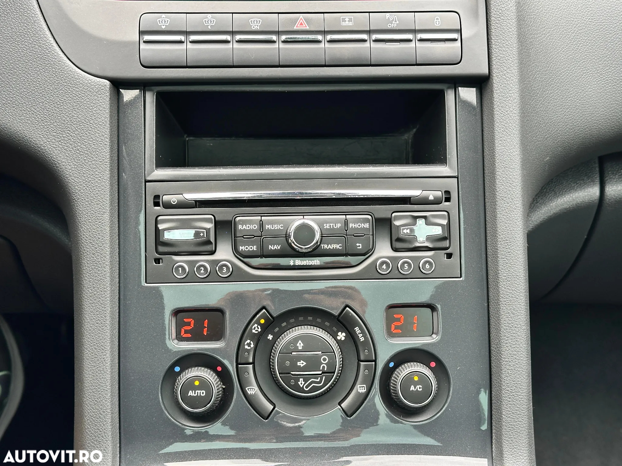 Peugeot 5008 BlueHDI 120 EAT6 Allure - 30