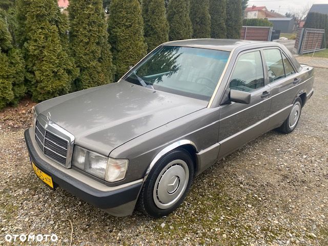 Mercedes-Benz W201 (190) - 3