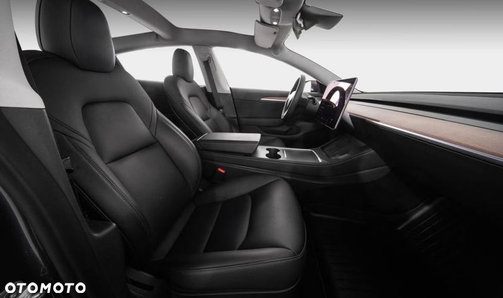 Tesla Model 3 - 21