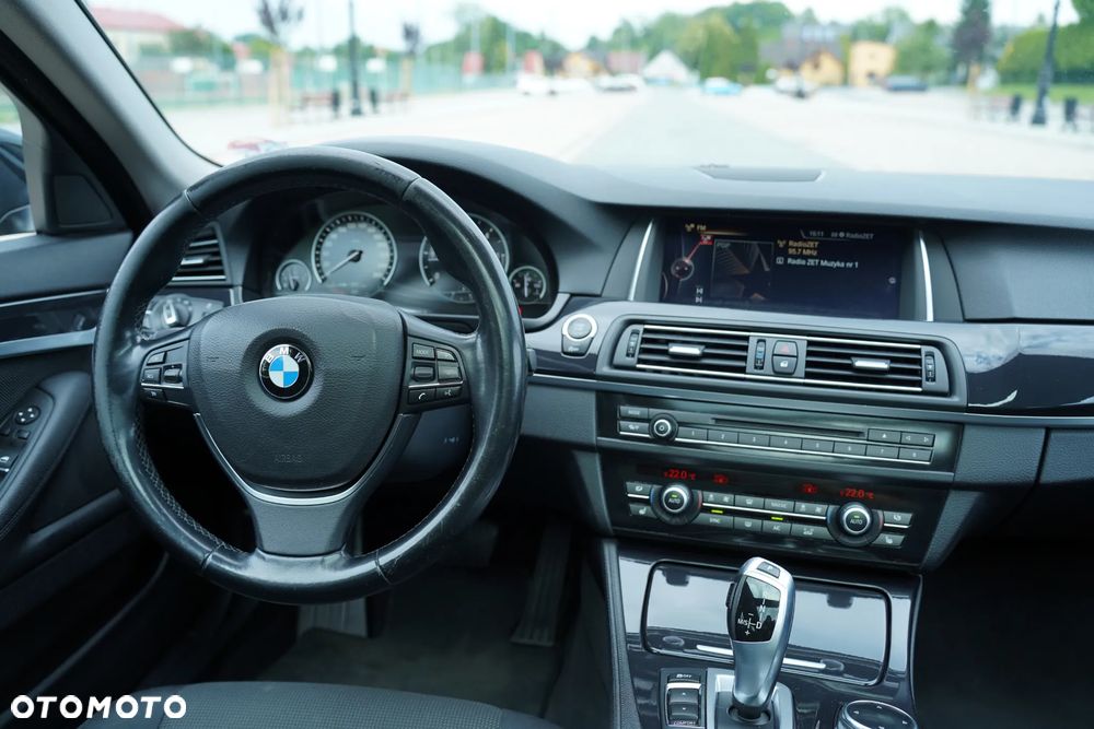 BMW Seria 5 520d Touring Sport Line - 25