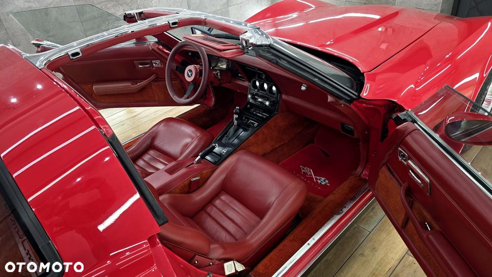 Chevrolet Corvette - 17