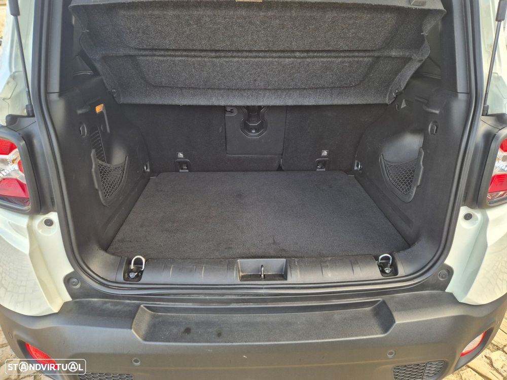 Jeep Renegade 1.3 T Night Eagle DCT - 41