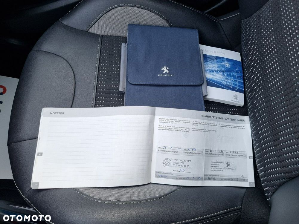 Peugeot 2008 1.2 Pure Tech Allure S&S - 22