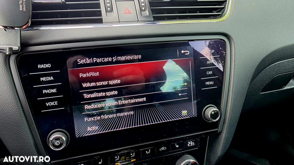 Skoda Octavia 2.0 TDI DSG 4X4 Style - 12