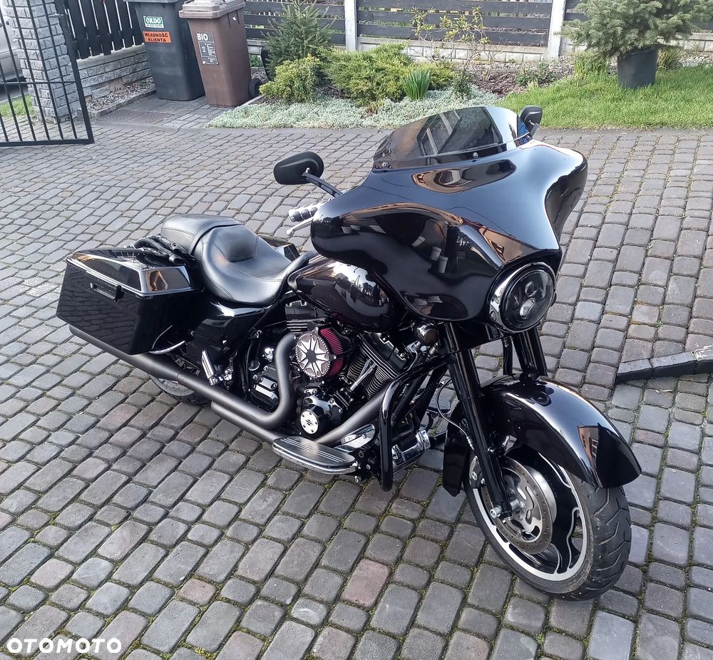 Harley-Davidson Touring Street Glide - 1