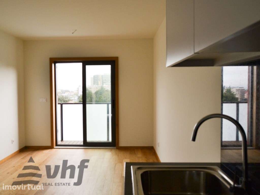 T1 próximo do Hospital São João - Grande imagem: 3/13