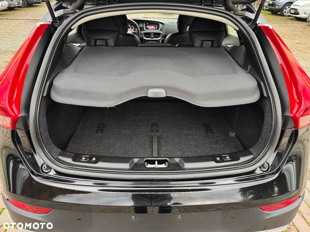 Volvo V40 Cross Country - 19