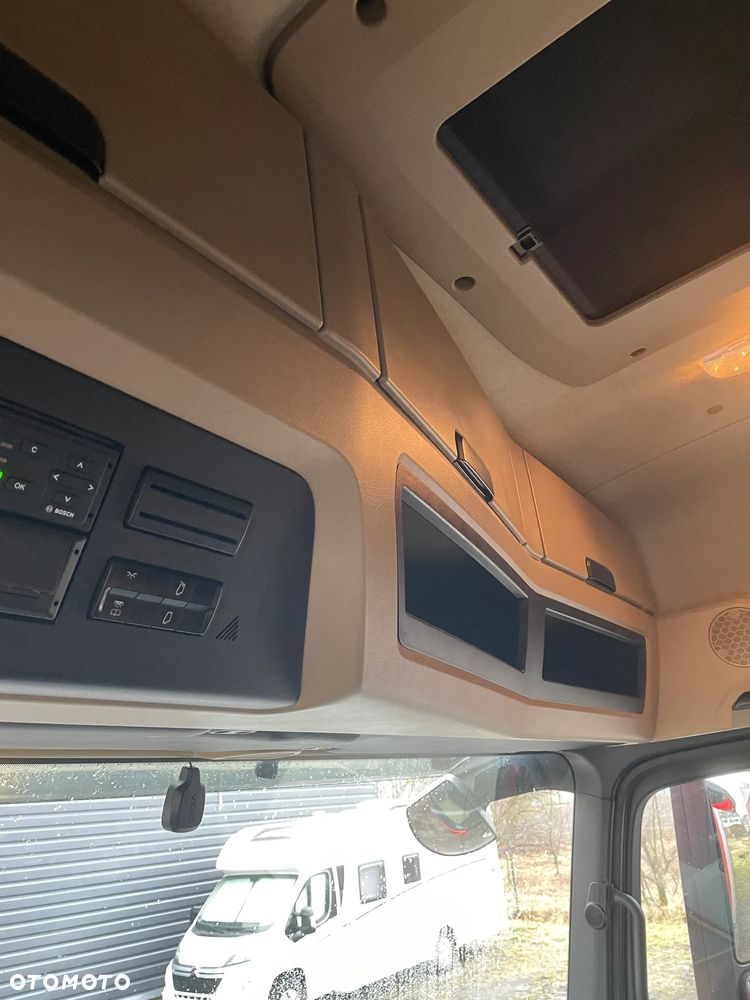 Mercedes-Benz ACTROSS MP4 - 11