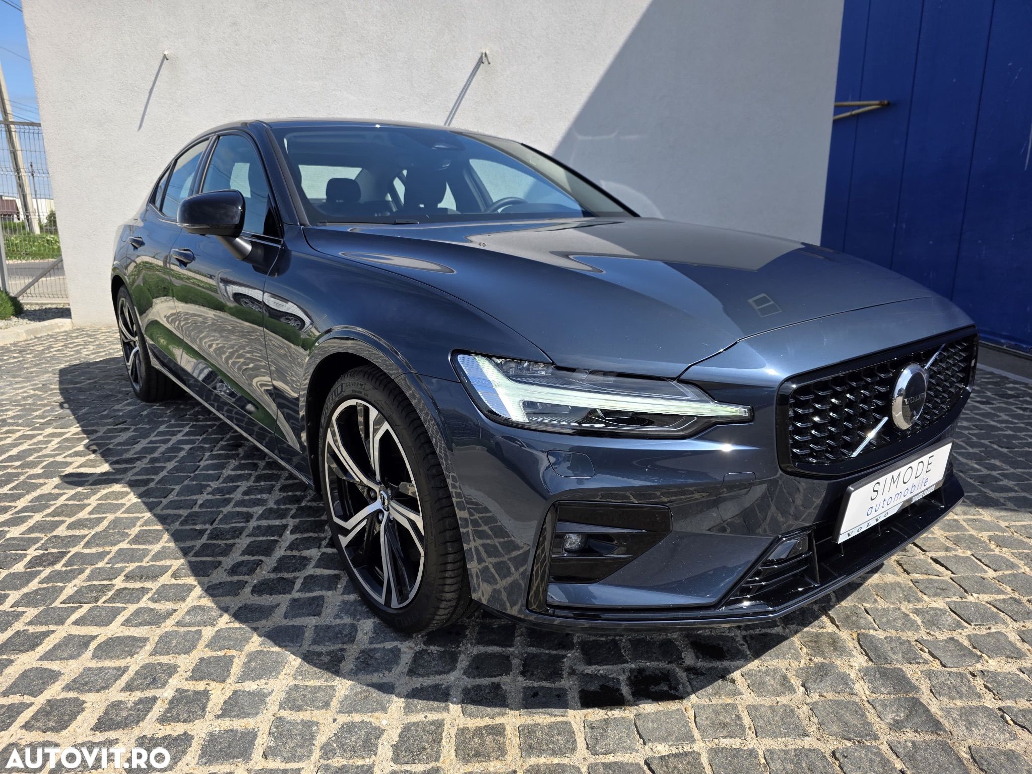 Volvo S60 B5 B AWD Ultimate Dark - 1