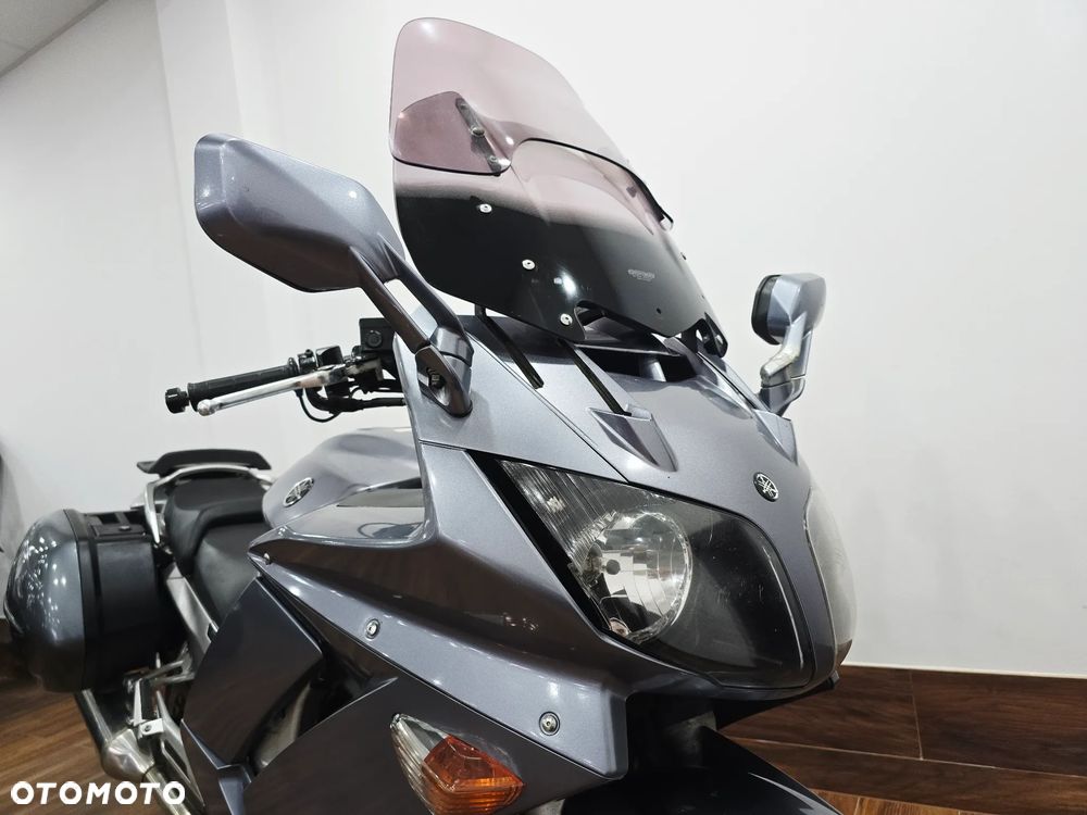 Yamaha FJR - 8