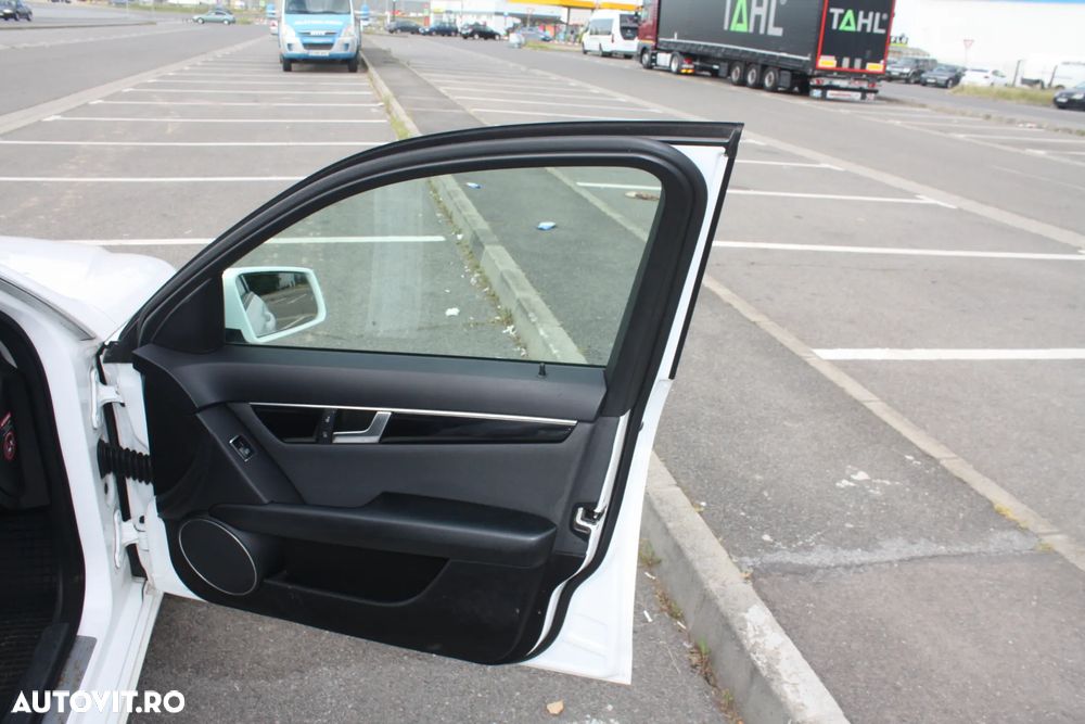Mercedes-Benz C 220 CDI DPF (BlueEFFICIENCY) - 11