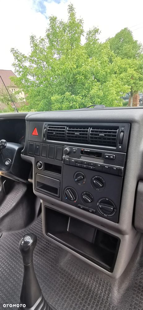 Volkswagen Transporter - 16