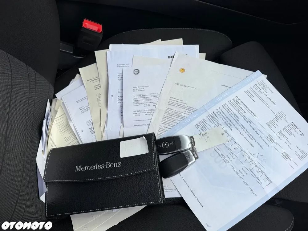 Mercedes-Benz GLC 300 e 4-Matic - 33