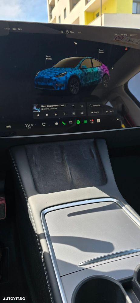 Tesla Model Y - 14