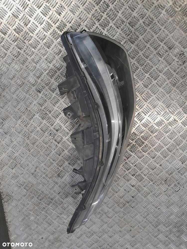 REFLEKTOR PRAWY LAMPA PRAWA IVECO DAILY VI 14- IVECO OE 5801473749 - 2