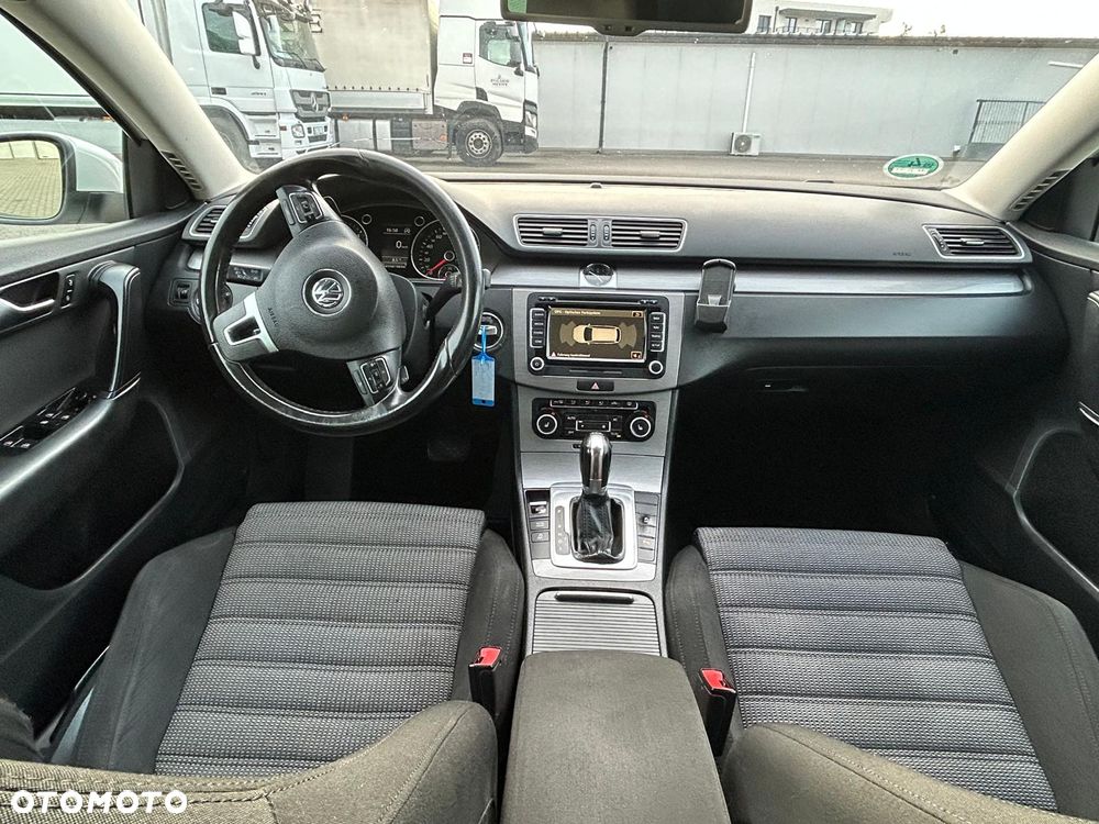 Volkswagen Passat 2.0 Blue TDI DSG SCR Comfortline - 30