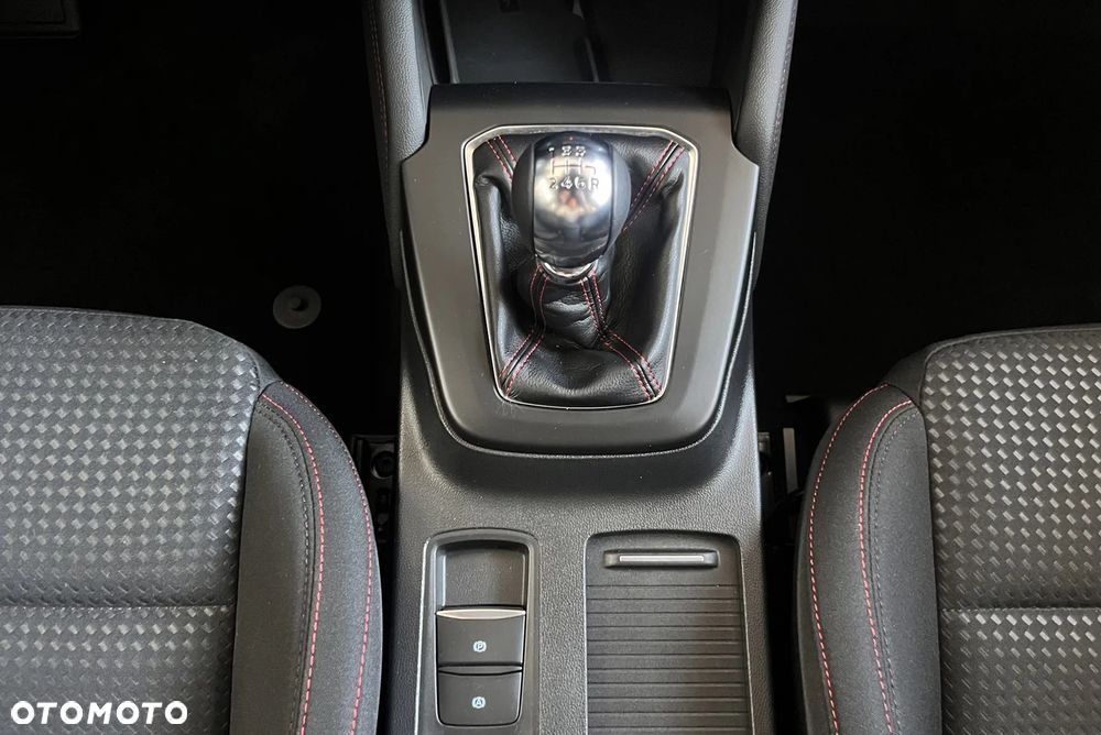 Ford Focus 1.0 EcoBoost Hybrid ST-LINE X - 19