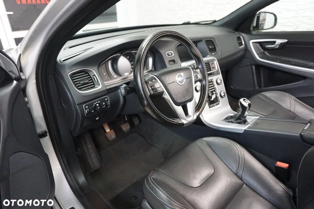 Volvo V60 D2 Kinetic - 19