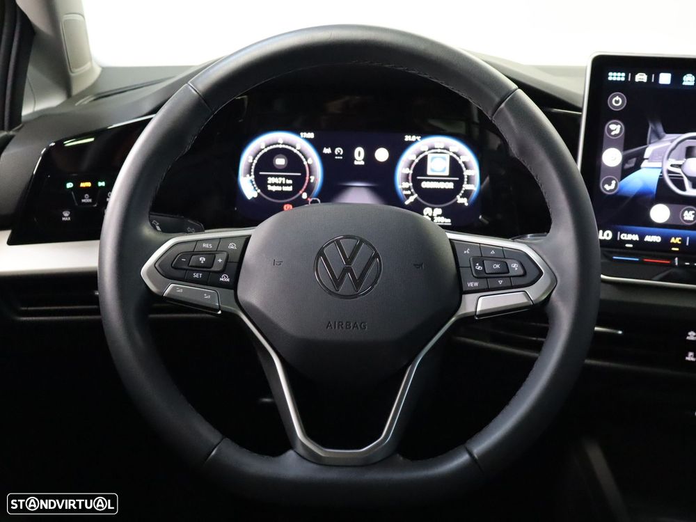 VW Golf 1.5 TSI Urban - 11