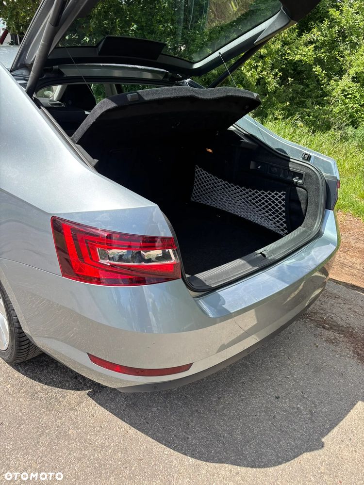 Skoda Superb 2.0 TDI Style DSG - 10