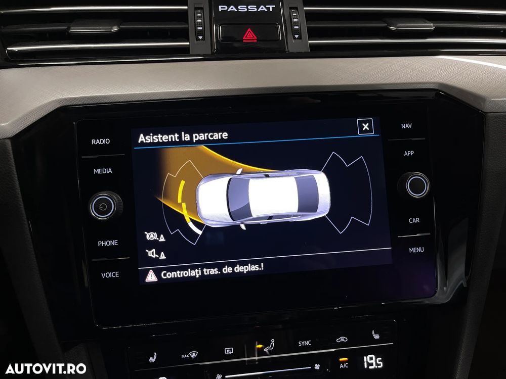 Volkswagen Passat 2.0 TDI DSG Comfortline - 18