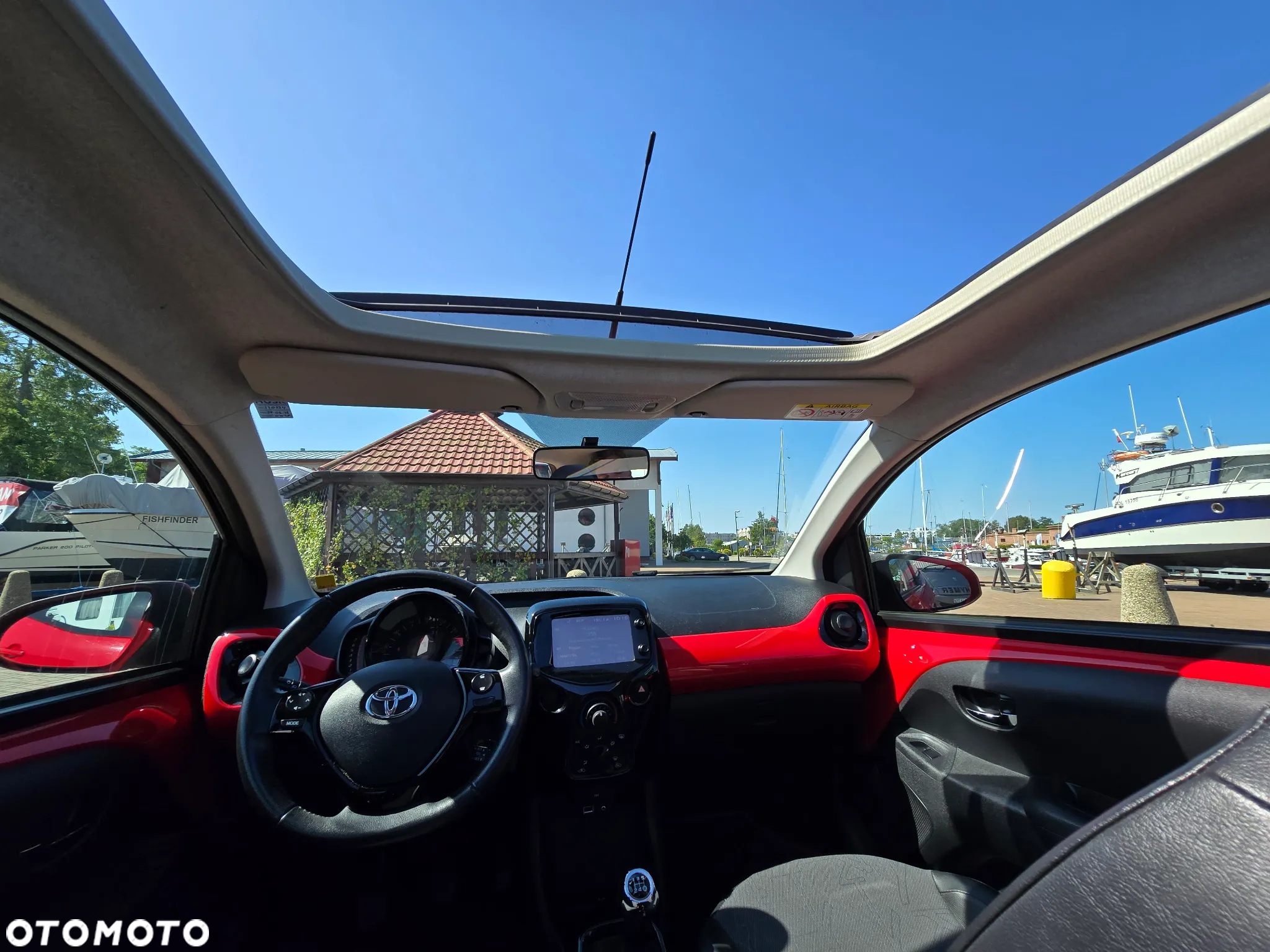 Toyota Aygo x-play touch - 3