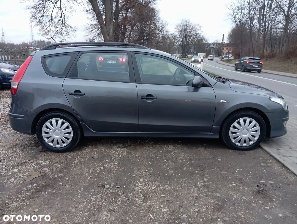Hyundai i30 i30cw 1.6 CRDi Classic - 3