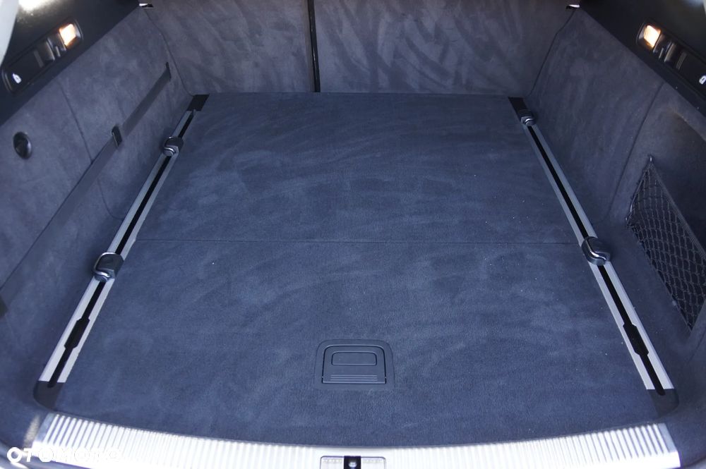 Audi A6 Avant 2.0 TDI quattro S tronic - 31