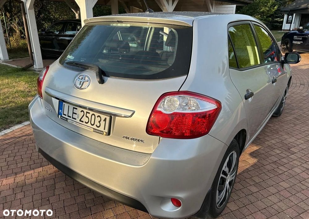 Toyota Auris - 10